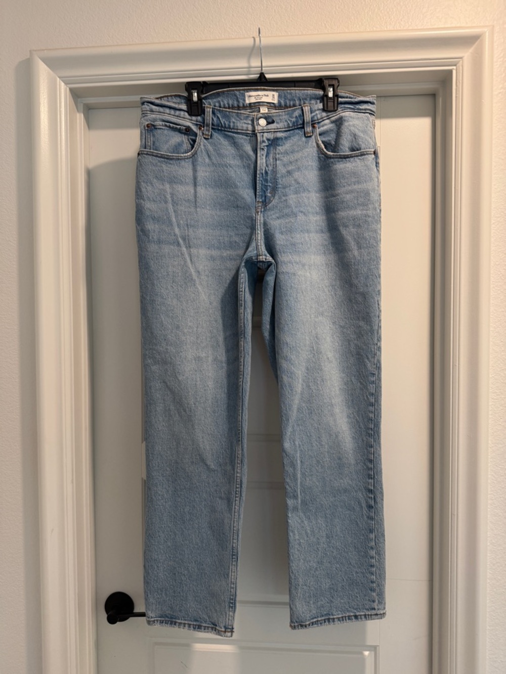 Abercrombie & Fitch Straight Mid Rise Curve Love Size 14/32